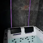 Loveroom La Petite Avec Lägenhet *