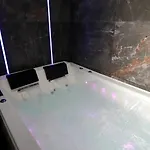 Loveroom La Petite Avec * Brest