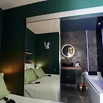 Loveroom La Petite Avec