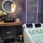 Lägenhet Loveroom La Petite Avec *