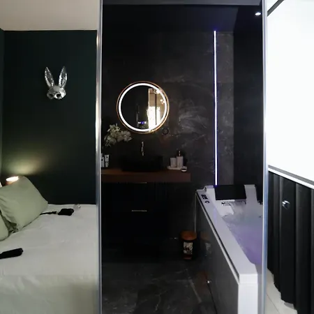 Loveroom La Petite Avec