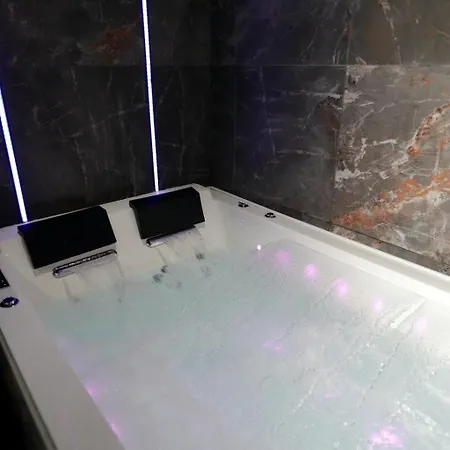 Loveroom La Petite Avec * Brest