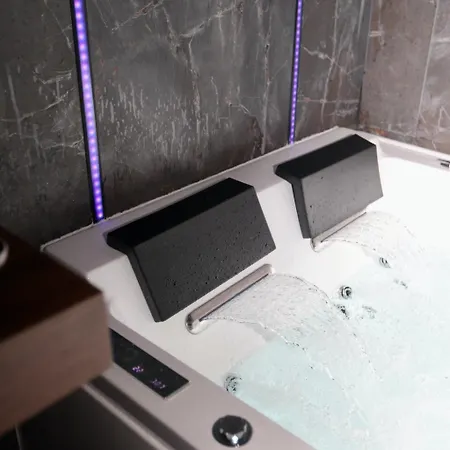 Loveroom La Petite Avec Brest