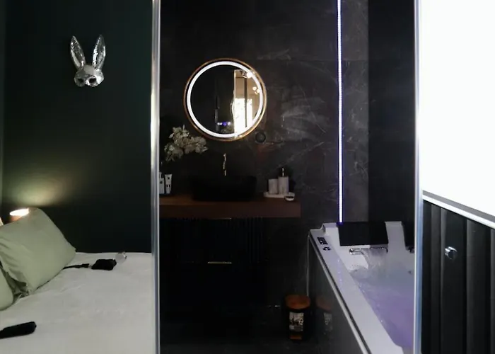 Loveroom La Petite Avec