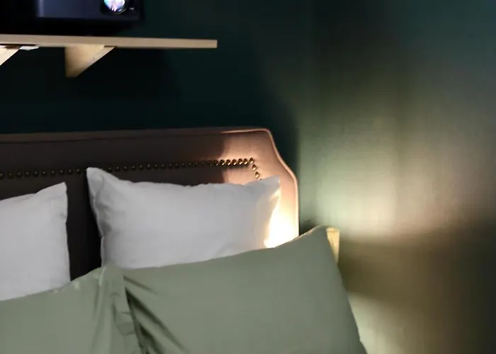 Loveroom La Petite Avec Breszt