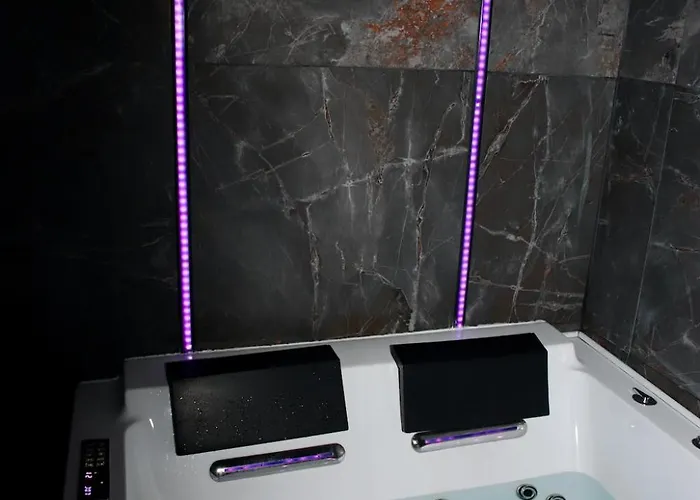 Loveroom La Petite Avec Apartman *