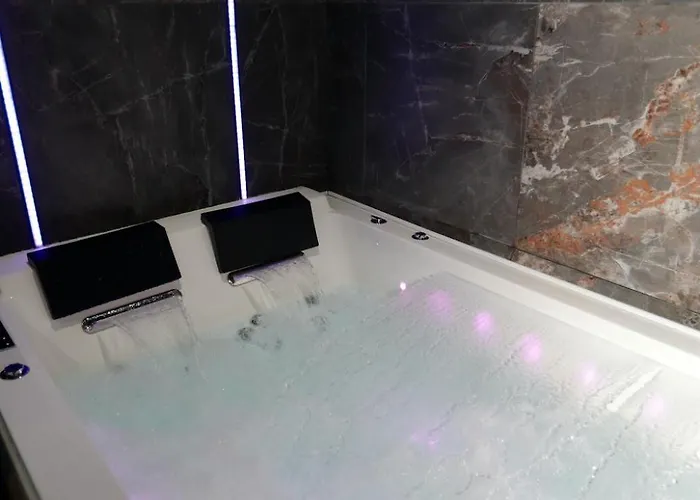 Loveroom La Petite Avec * Brest