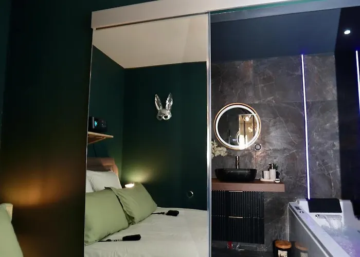 Loveroom La Petite Avec