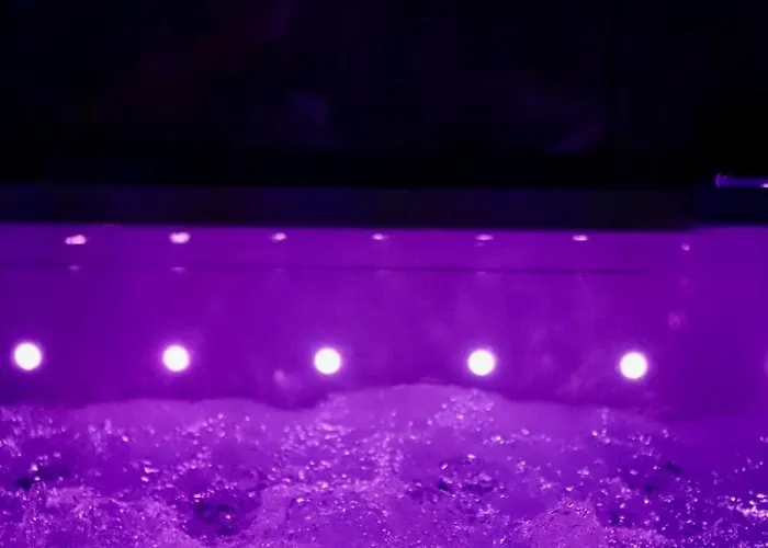 Loveroom La Petite Avec * Breszt