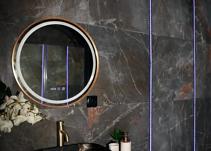 Apartman Loveroom La Petite Avec *