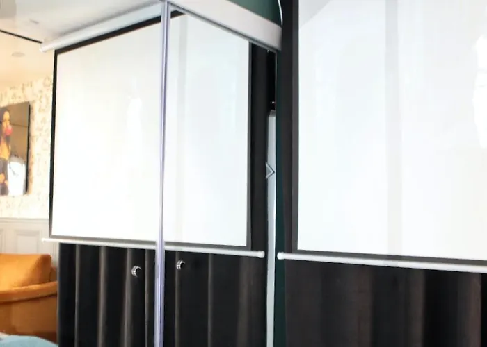 Loveroom La Petite Avec * Breszt